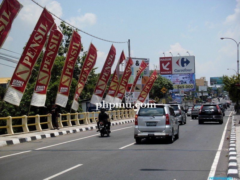 Strategi Menggunakan Umbul-Umbul untuk Branding Acara di Jogja